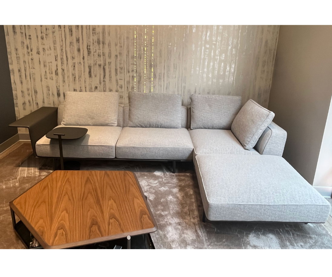 Molteni&C, Floor Sample Gregor Sectional Sofa