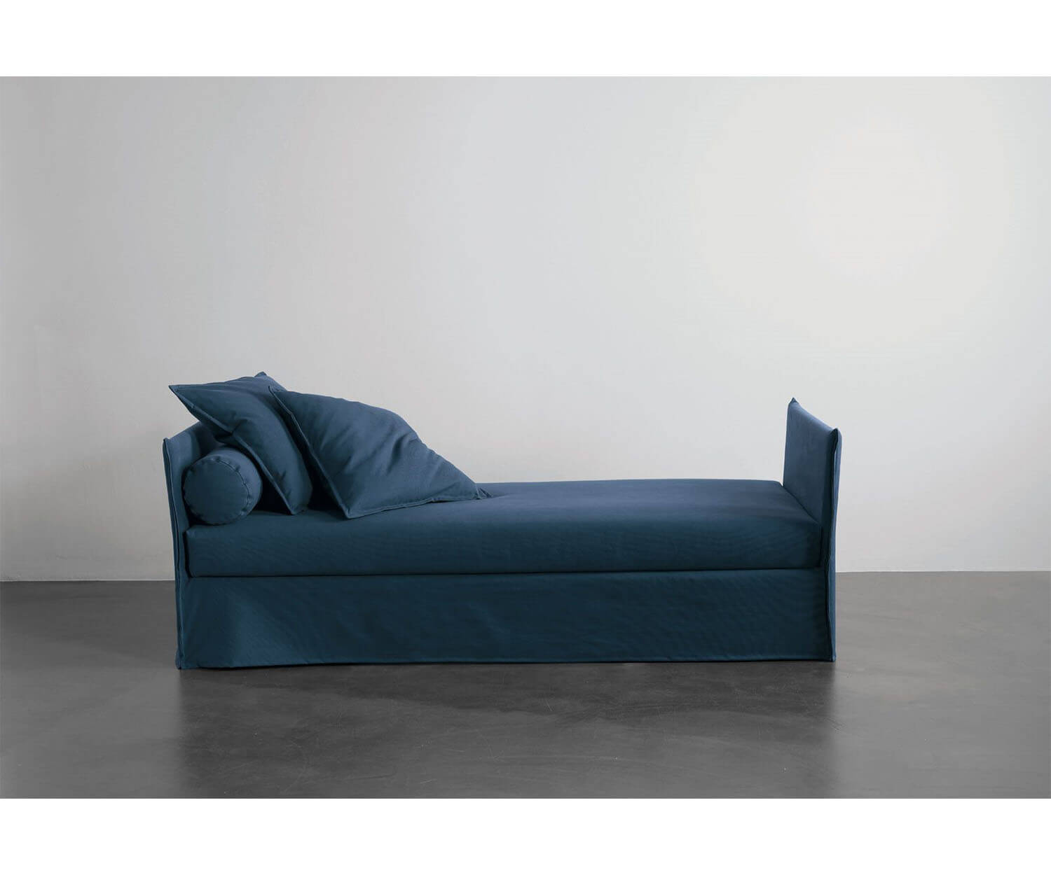 Meridiani, Fox Dormeuse Sofa Bed