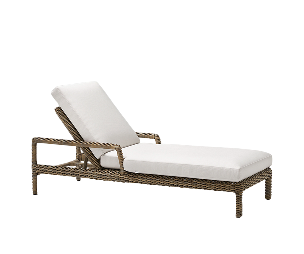 Point 1920, Heritage Chaise Lounge with Arms