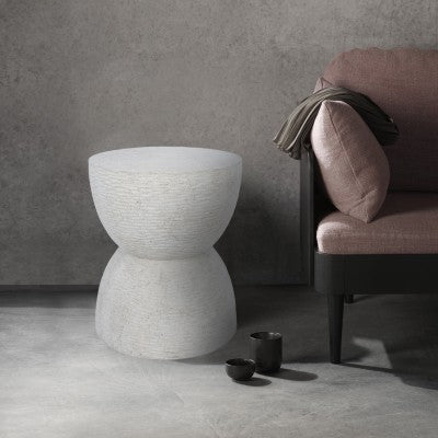 Renwil, Lova Accent Table